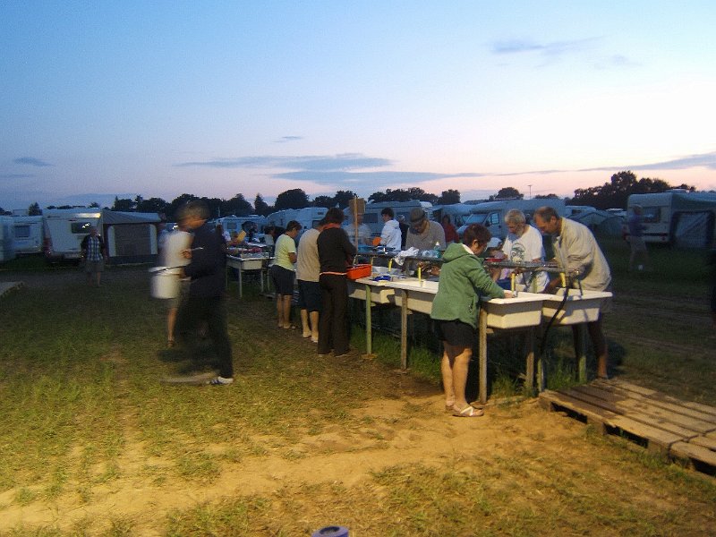 2011-07-31 19 Vaisselle au camping.JPG